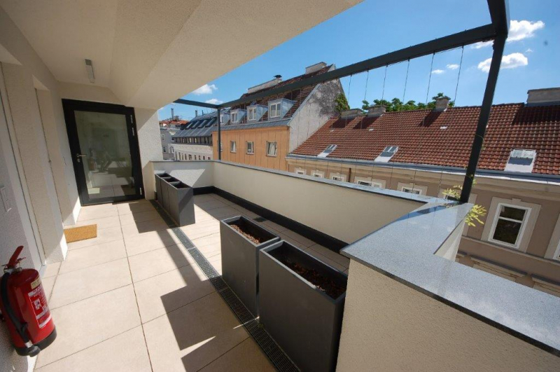 *Neubau-ERSTBEZUG* helle, ruhige 2 Zimmer DG-Wohnung mit Balkon und Parkblick! / / 1170 Wien / Bild 1
