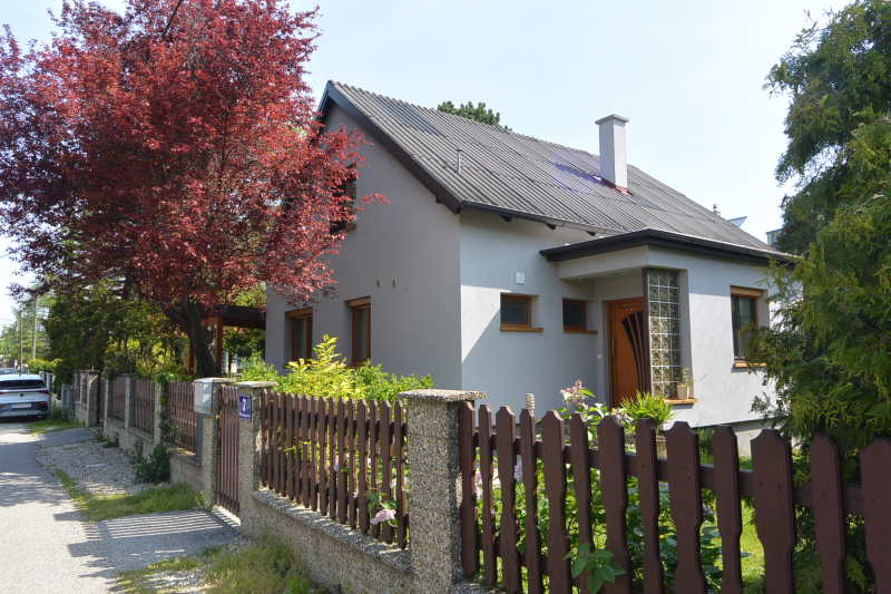 Familienhit! Charmantes Einfamilienhaus mit Garten in ruhiger Wohnsiedlung in Wien.  /  / 1220 Wien / Bild 1