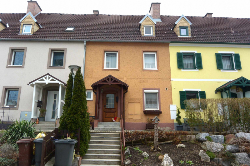 Familienhit! Sanierungsbedrftiges Reihenhaus in ruhiger Wohnsiedlung in Enzesfeld-Lindabrunn. 