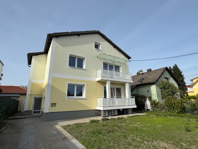 SCHNE 3 Zimmerwohnung 82 m mit Balkon, Garten, Keller und Garage in Traiskirchen!
