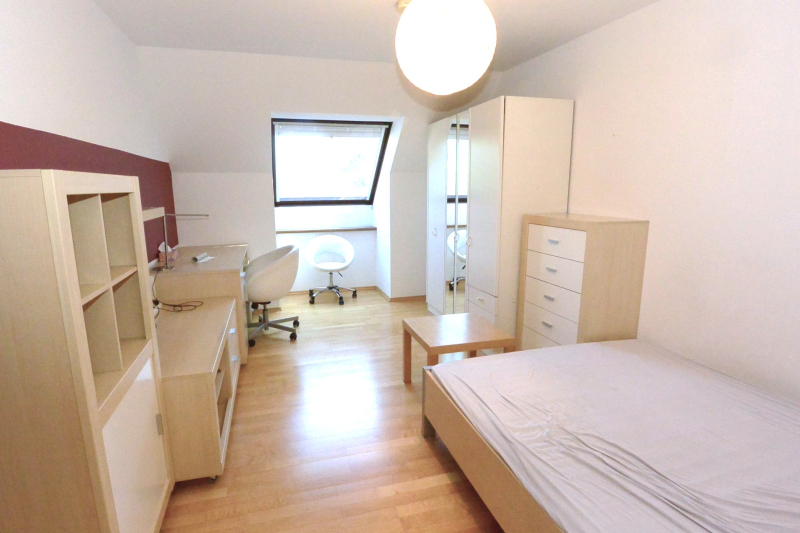 Grozgiges Einfamilienhaus mit hohem Wohnkomfort und groen Garten und Pool /  / 2481 Achau / Bild 1