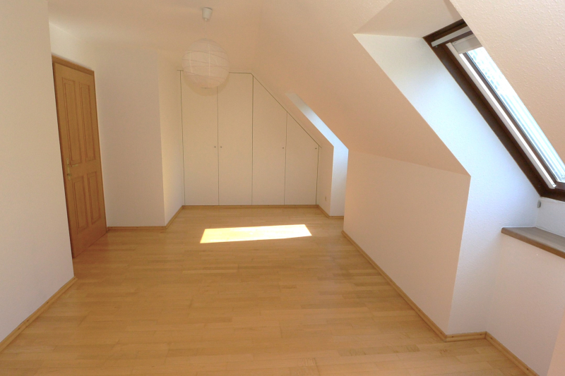 Grozgiges Einfamilienhaus mit hohem Wohnkomfort und groen Garten und Pool /  / 2481 Achau / Bild 2