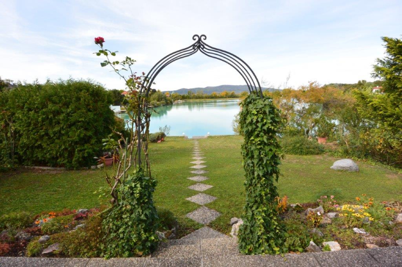 Wieder NEU am Markt! Wohnen am SEE mit unverbaubarem Fernblick -Traumlage! /  / 2522 Oberwaltersdorf / Bild 1