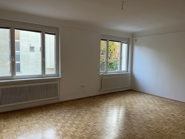Bezugsfertige 3 Zimmerwohnung mit Balkon