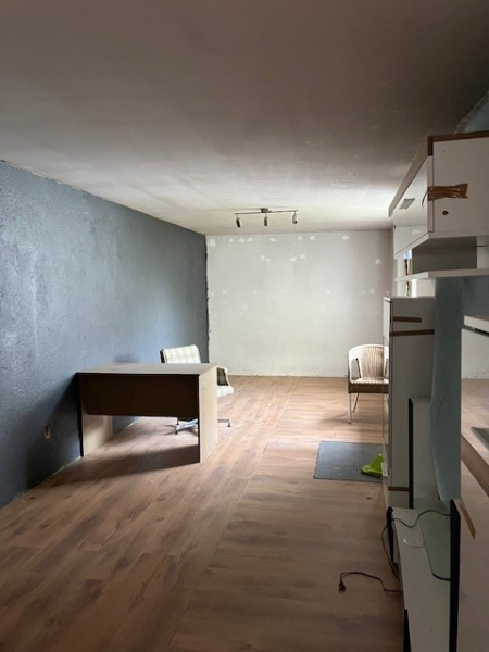 Zweifamilienwohnhaus mit kleinem Garten /  / 2171  / Bild 8