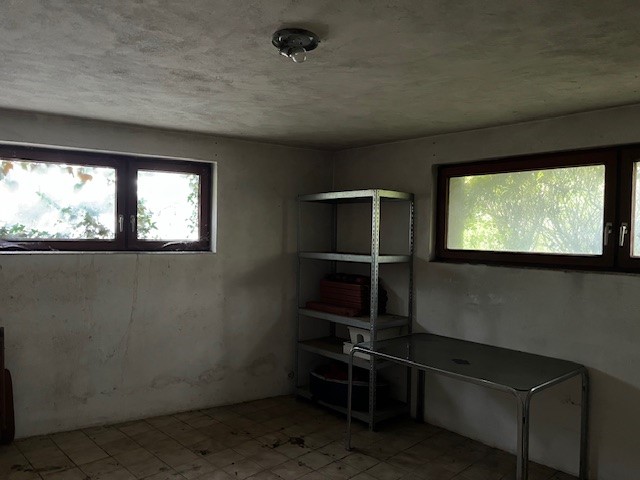 Zweifamilienwohnhaus mit kleinem Garten /  / 2171  / Bild 9