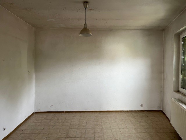 Zweifamilienwohnhaus mit kleinem Garten /  / 2171  / Bild 6