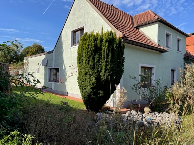 Sanierungsbedrftiges Wohnhaus mit Garten, Pool, Garagen und ehemaligem Schlachthof /  / 2763 Pernitz / Bild 1