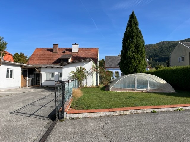 Sanierungsbedrftiges Wohnhaus mit Garten, Pool, Garagen und ehemaligem Schlachthof /  / 2763 Pernitz / Bild 2