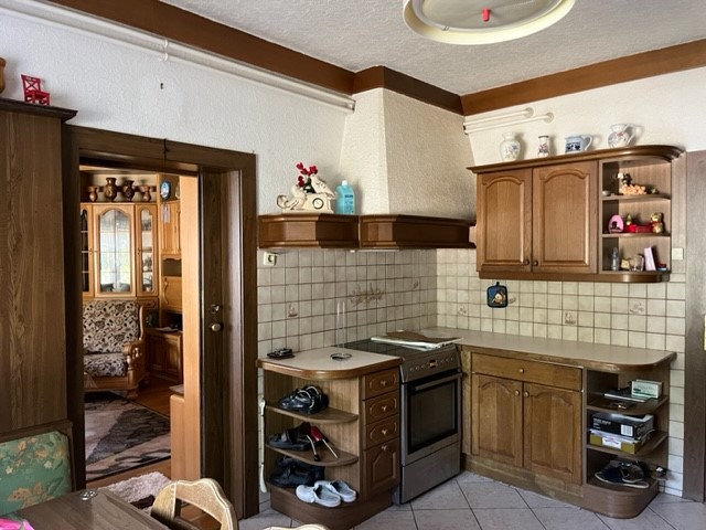 Sanierungsbedrftiges Wohnhaus mit Garten, Pool, Garagen und ehemaligem Schlachthof /  / 2763 Pernitz / Bild 6