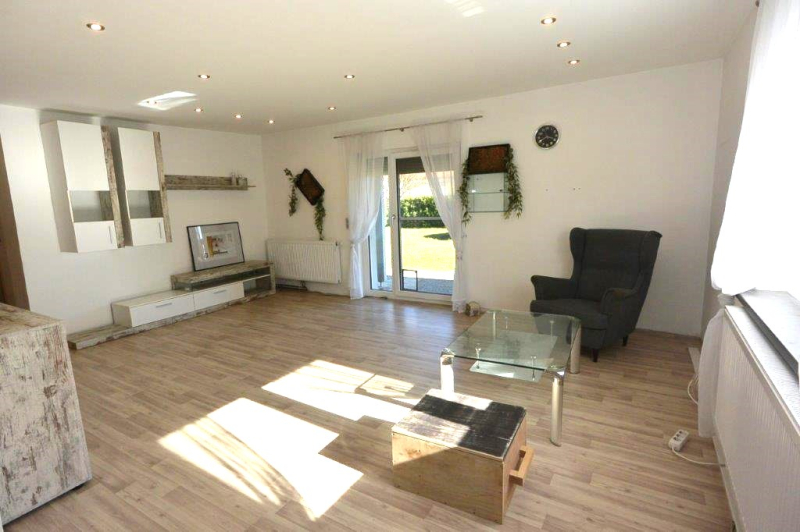Sonniger Platz mit Bungalow (BJ 2016) mit Garten inkl. Terrasse und Garage! /  / 2603 Felixdorf / Bild 4