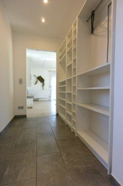 Sonniger Platz mit Bungalow (BJ 2016) mit Garten inkl. Terrasse und Garage! /  / 2603 Felixdorf / Bild 9