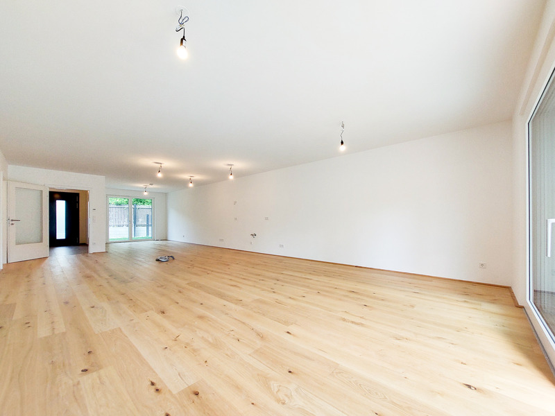 DREAM GARDEN APARTMENT WITH EXCELLENT ROOM LAYOUT - SPACIOUS LIVING KITCHEN AND 3 BEDROOMS /  / 1220 Wien / Bild 1