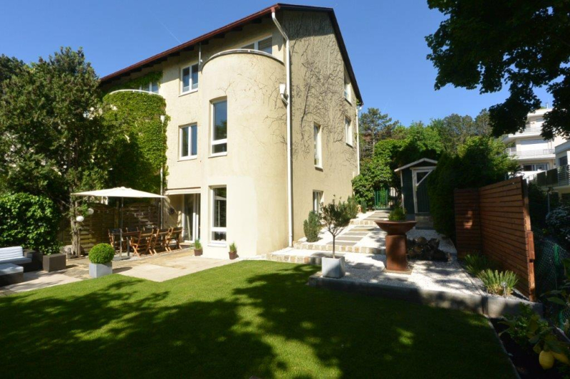 Extravagantes Eckreihenhaus mit 5 Zimmer, 130 m Wfl. in Villenlage, Baden Stadt!