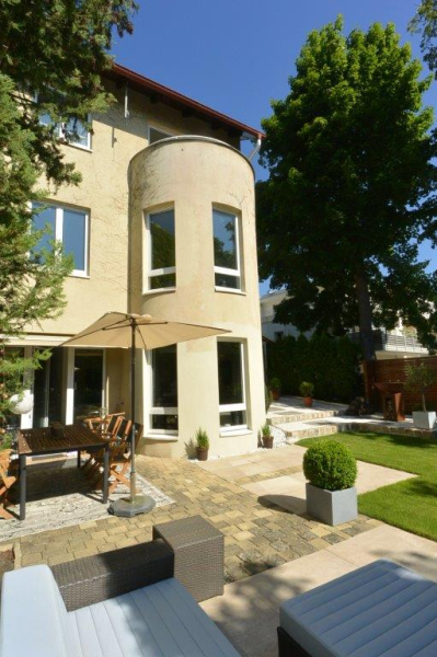 Extravagantes Eckreihenhaus mit 5 Zimmer, 130 m Wfl. in Villenlage, Baden Stadt! /  / 2500 Baden / Bild 1
