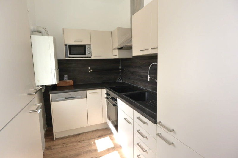 Helle, gemtliche 3 Zimmer Dachgeschosswohnung (keine Schrgen) am Josefplatz! /  / 2500 Baden / Bild 3
