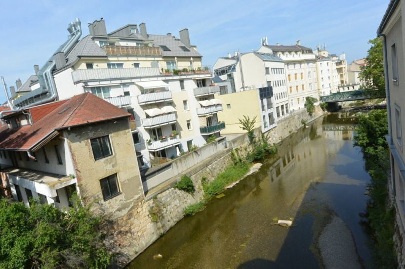Zentral gelegene helle, ruhige 2 Zimmerwohnung ca. 45 m beim Josefplatz!