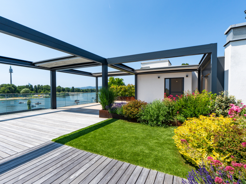 Lebensqualitt auf hchstem Niveau! Penthouse mit ber 400 m Flche zum Leben & Genieen in Bestlage an der Alten Donau  unverbaubarer Blick aufs Wasser inklusive!