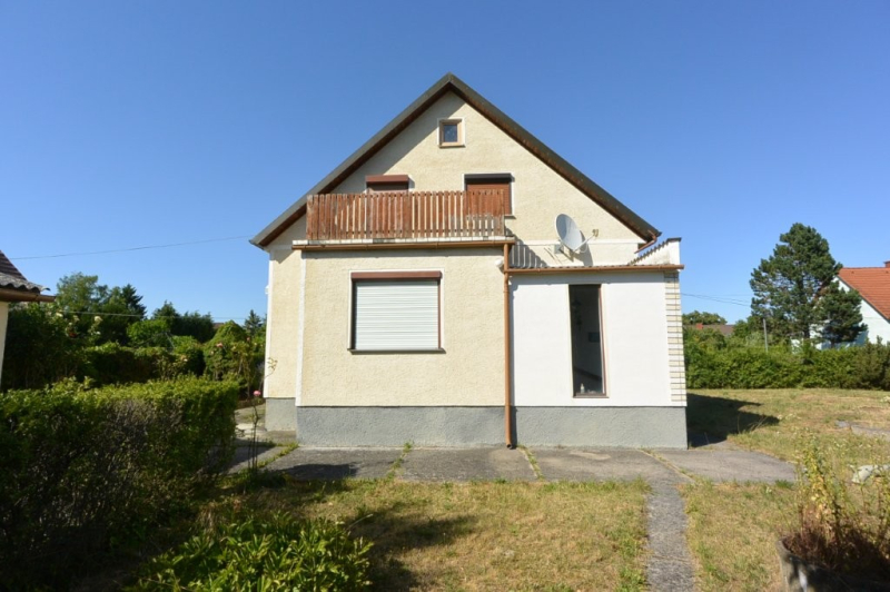 Schnes groes Grundstck mit 1030 m inkl. sanierungsbedrftigen Einfamilienhaus! /  / 2483 Weigelsdorf / Bild 0