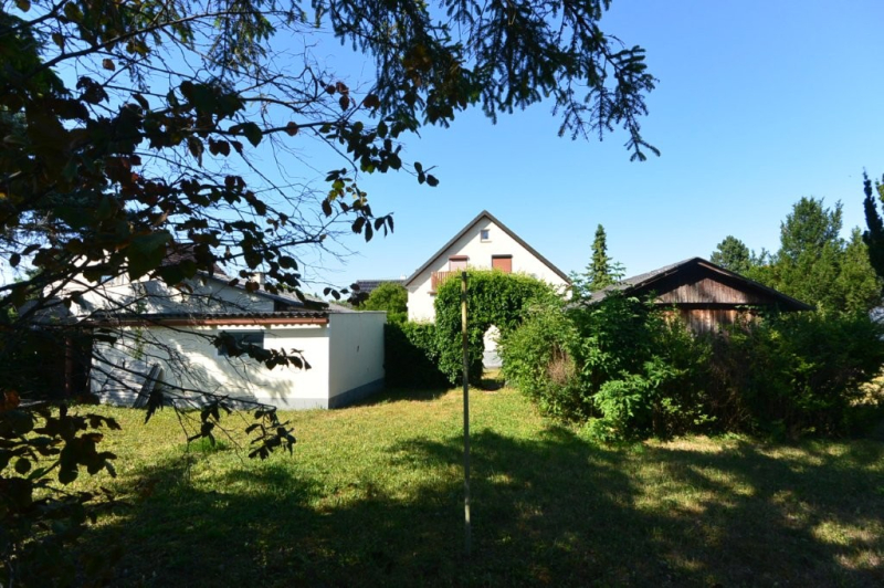 Schnes groes Grundstck mit 1030 m inkl. sanierungsbedrftigen Einfamilienhaus! /  / 2483 Weigelsdorf / Bild 8