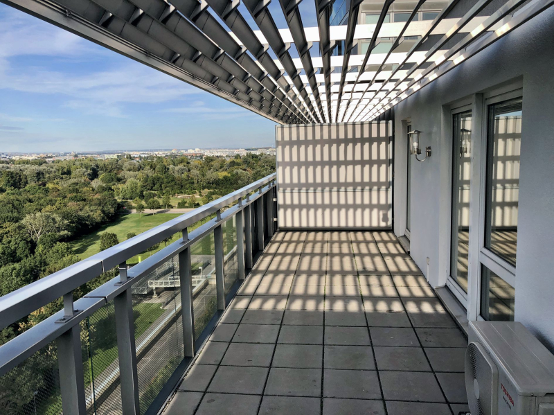 Penthouse-Feeling! On the TOP of the tower inkl. 21 m Terrasse und unverbauten Fernblick! /  / 1220 Wien / Bild 1