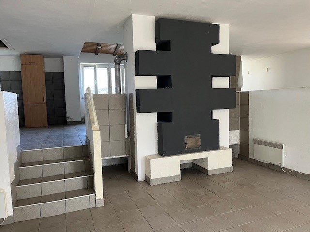 Extravagantes Wohnhaus auf 3 Etagen /  / 0 Bernstein / Bild 1