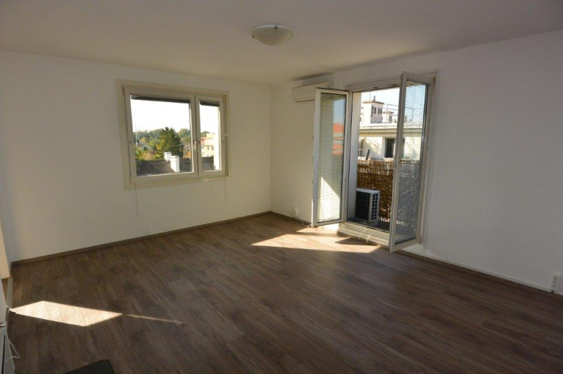 Zentral gelegenes, helles und ruhiges 1 Zimmerapartment ca. 45 m in Fischamend!