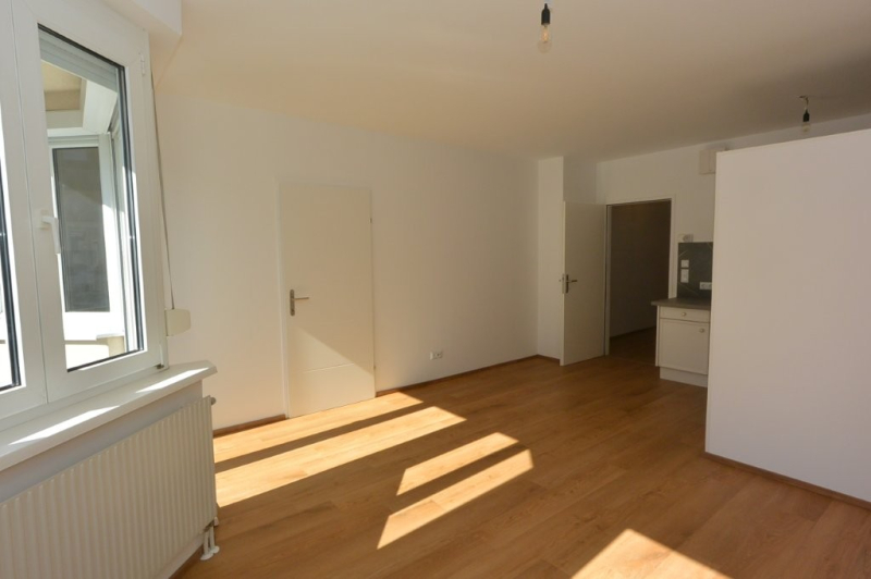 Gemtliche ca. 50 m - 2 Zimmer inkl. Balkon und Garage zum Wohlfhlen beim Wegerl im Helenental /  / 2500 Baden / Bild 2