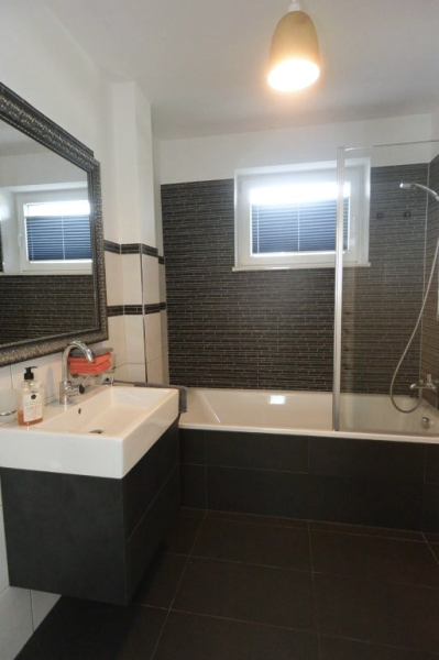 Sonnige und hochwertige 3 Zimmerwohnung ca. 96 m inkl. Balkon und Garage in Brunn am Gebirge! /  / 2345 Brunn a. Geb / Bild 2