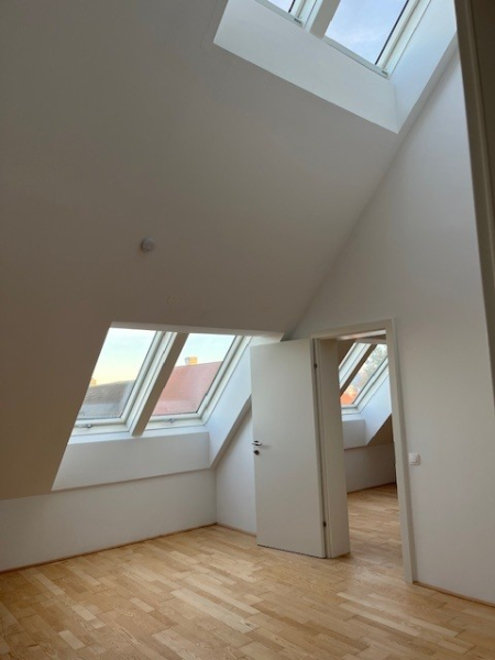 5 Zimmer Eigentumsobjekt auf 2 Etagen mit 2 Terrassen, als Bro konzipiert /  / 2000 Stockerau / Bild 4