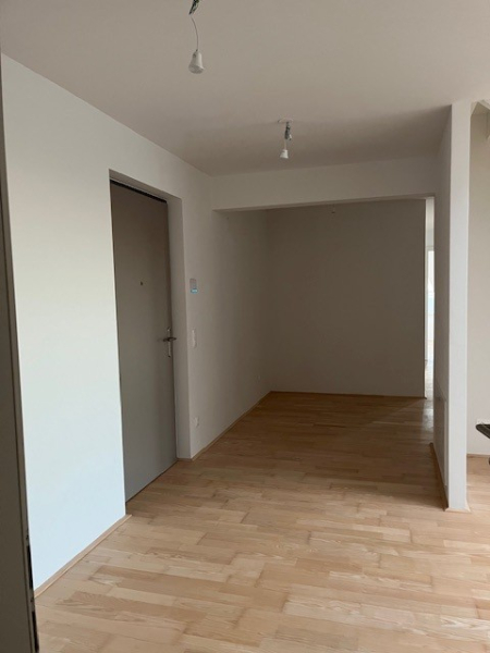 5 Zimmer Eigentumsobjekt auf 2 Etagen mit 2 Terrassen, als Bro konzipiert /  / 2000 Stockerau / Bild 4