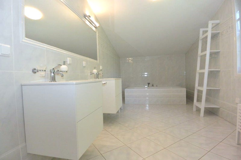 Exklusive Landhausvilla - sonnige Ruhelage inkl. Fernsicht in Bestlage Pressbaum! /  / 3021&nbsp;Pressbaum / Bild 2