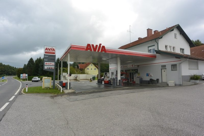 Etablierte AVIA-Tankstelle mit Wohnhaus & gro�em Grundst�ck in Unterkohlst�tten � Top Lage an der B50