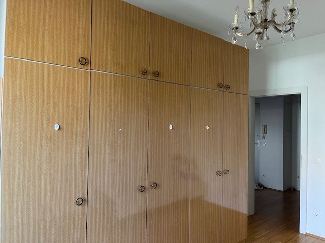 Zu sanierende 7 Zimmerwohnung , WG-geeignet /  / 1040&nbsp;Wien / Bild 0