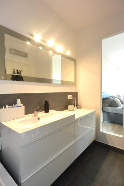 Neuwertige 3 Zimmer Wohnung: Sonnig, modern und lichtdurchflutet inkl. Loggia in M�dling! /  / 2340&nbsp;M�dling / Bild 2